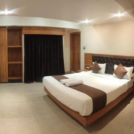 Aditya Inn Guwahati Buitenkant foto