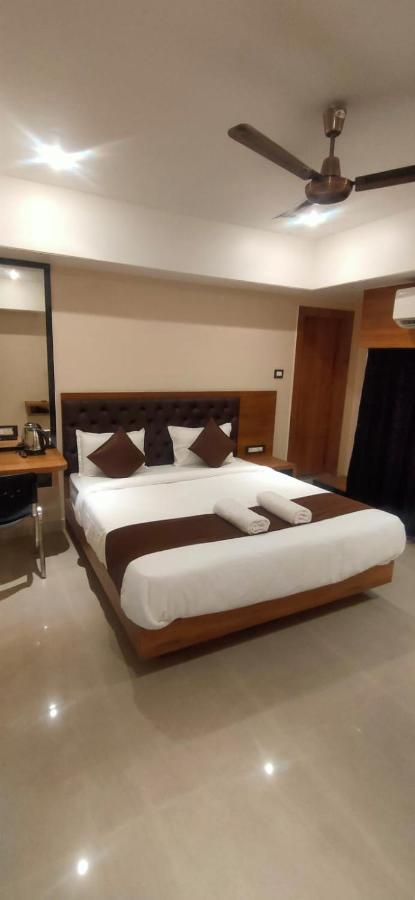Aditya Inn Guwahati Buitenkant foto