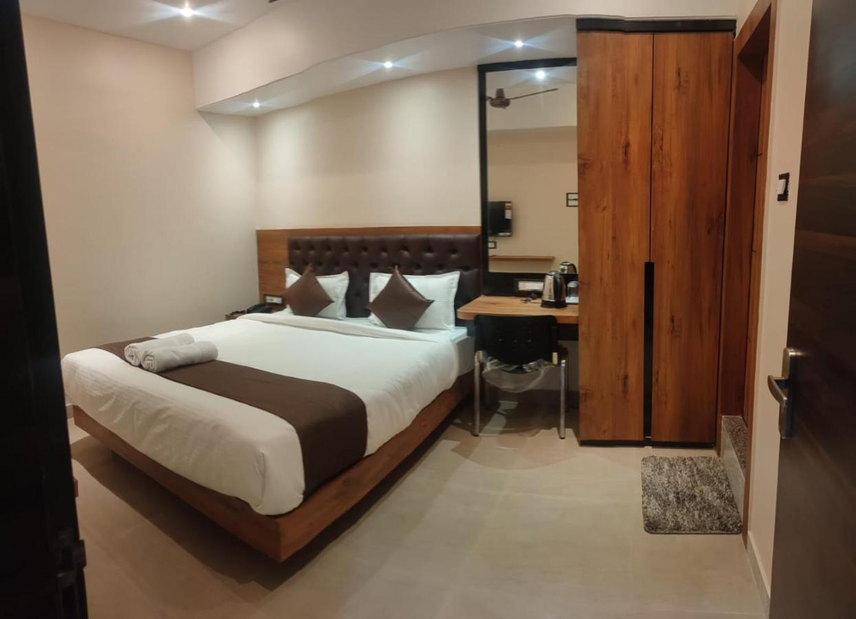 Aditya Inn Guwahati Buitenkant foto