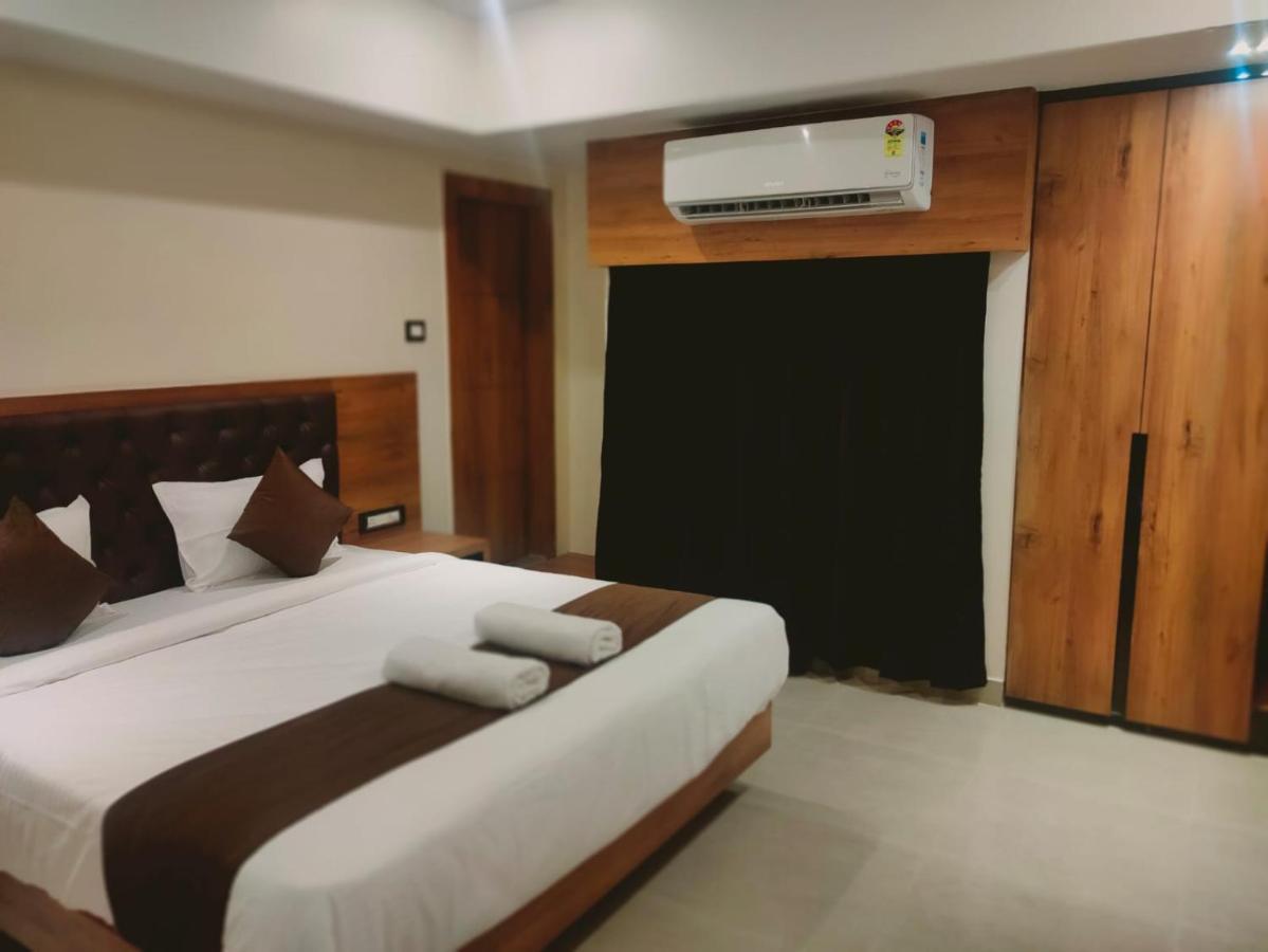 Aditya Inn Guwahati Buitenkant foto