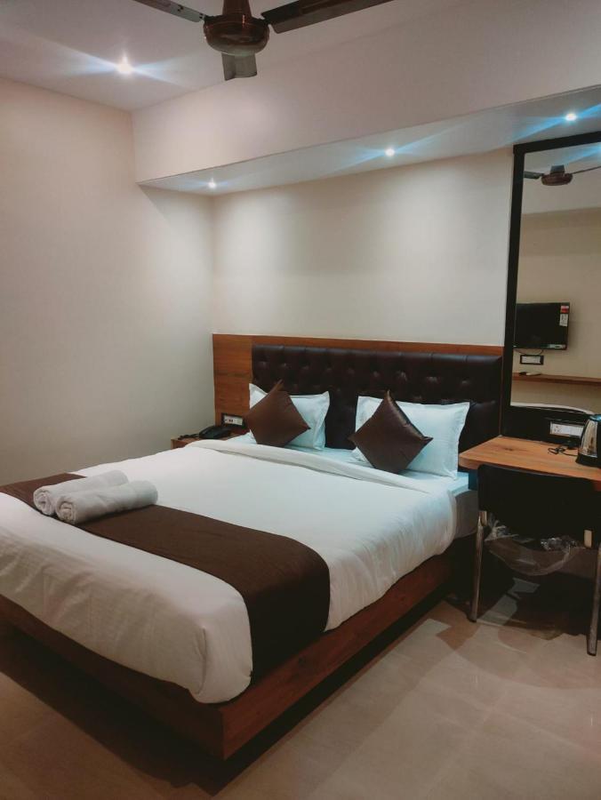 Aditya Inn Guwahati Buitenkant foto